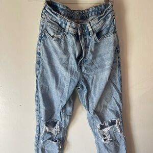 American eagle size 6 mom jean